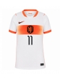 Ženske Nogometnih dresov Nizozemska Cody Gakpo #11 Gostujoči SP 2026 Kratki rokavi Ženske Nogometnih dresov Nizozemska Cody Gakpo #11 Gostujoči SP 2026 Kratki rokavi